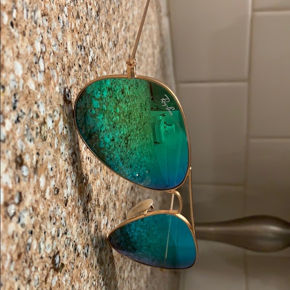 Aviator Classic Style Ray-Bans - Picture 2 of 4